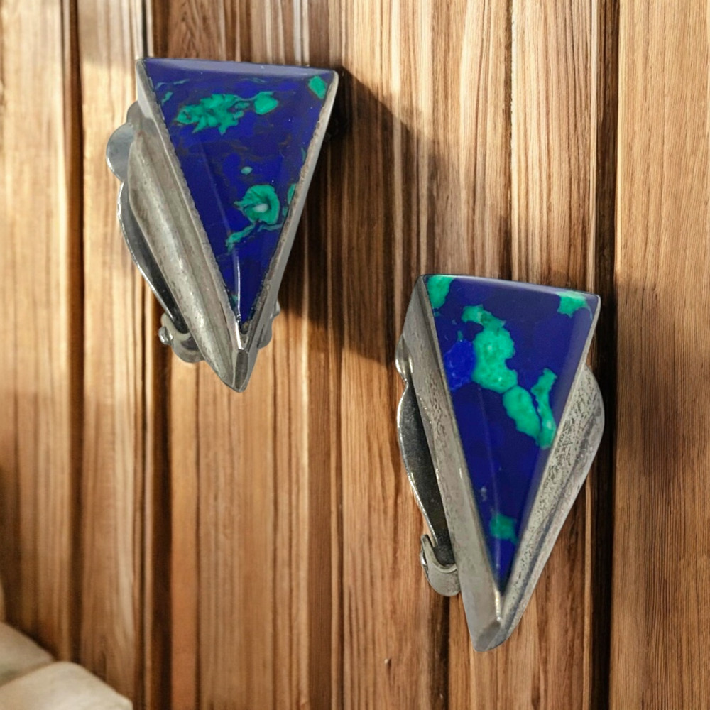 Vintage 1980s Modernist Sterling Malachite in Azurite Triangle Clip On Earrings